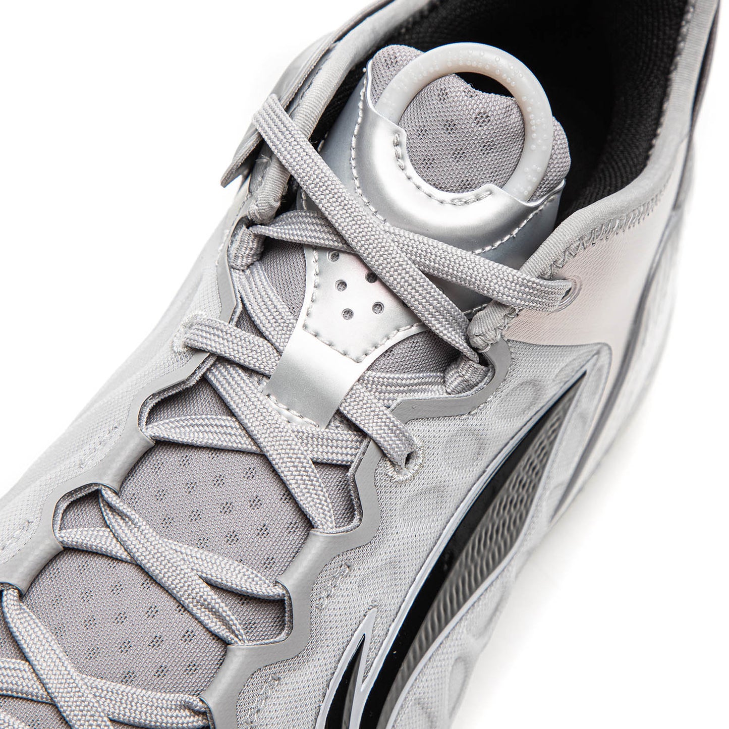 Li-Ning Yushuai 19 V2 "Liquid Silver"