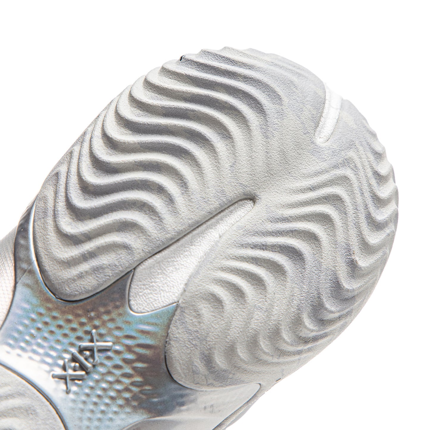Li-Ning Yushuai 19 V2 "Liquid Silver"
