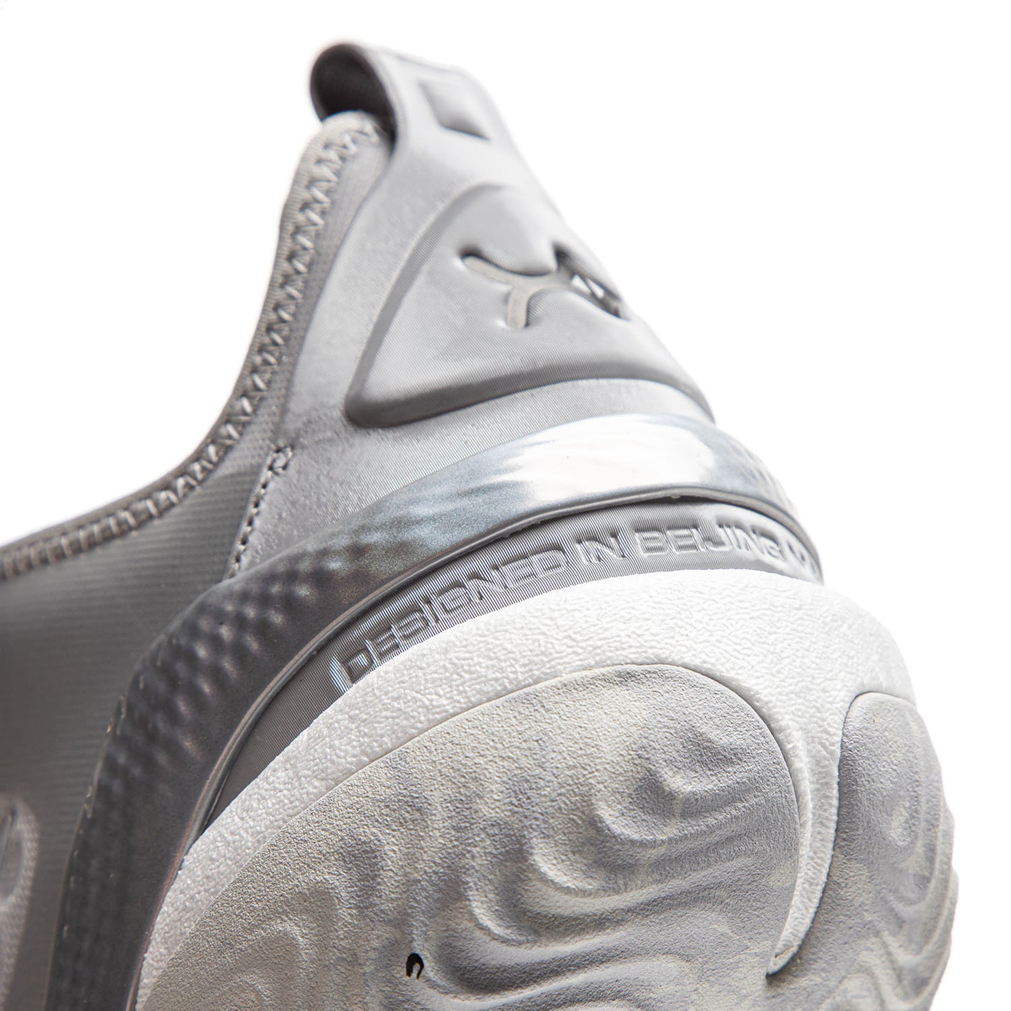 Li-Ning Yushuai 19 V2 "Liquid Silver"