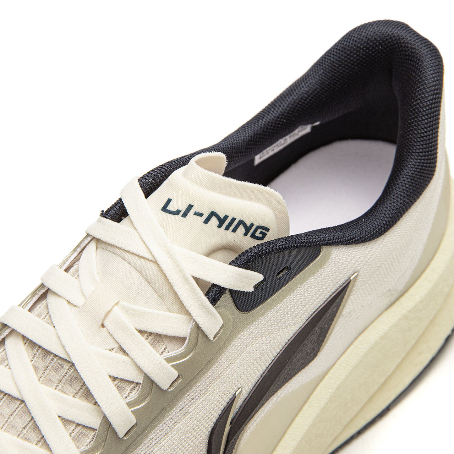 Li-Ning Super Shadow “Latte”