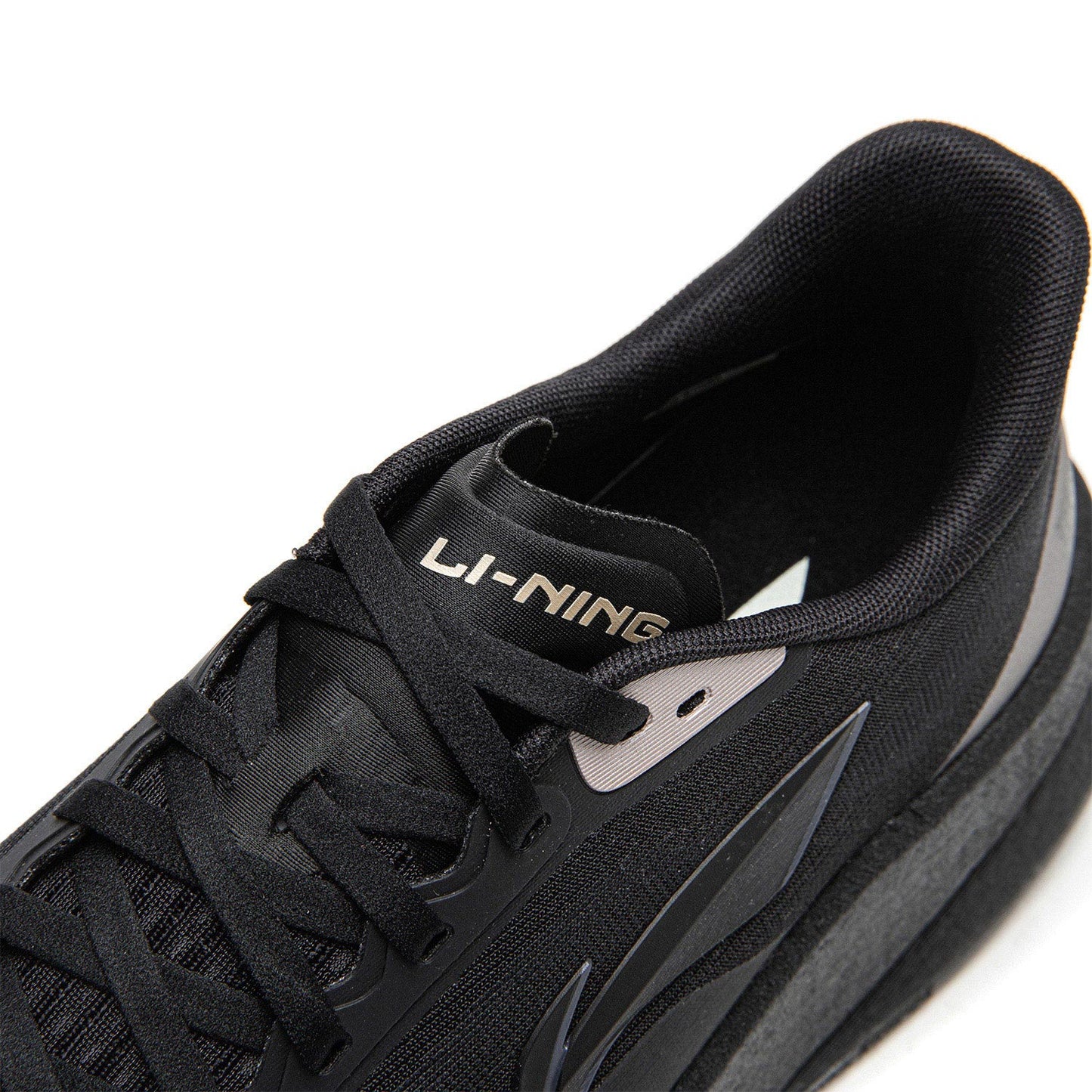 Li-Ning Super Shadow “Triple Black”