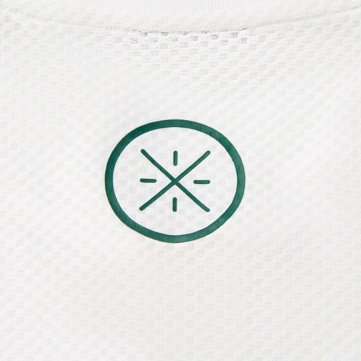 Wade x YNG DNA Zip Tee "White"